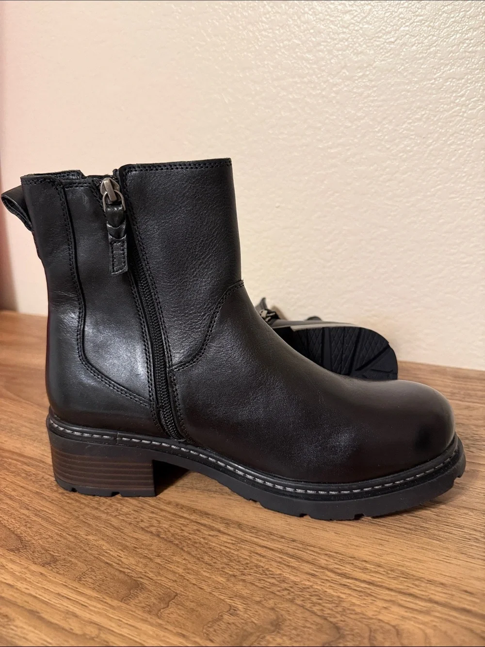 NWT SoftWalk Women's Black Leather Chelsea Ankle Boot